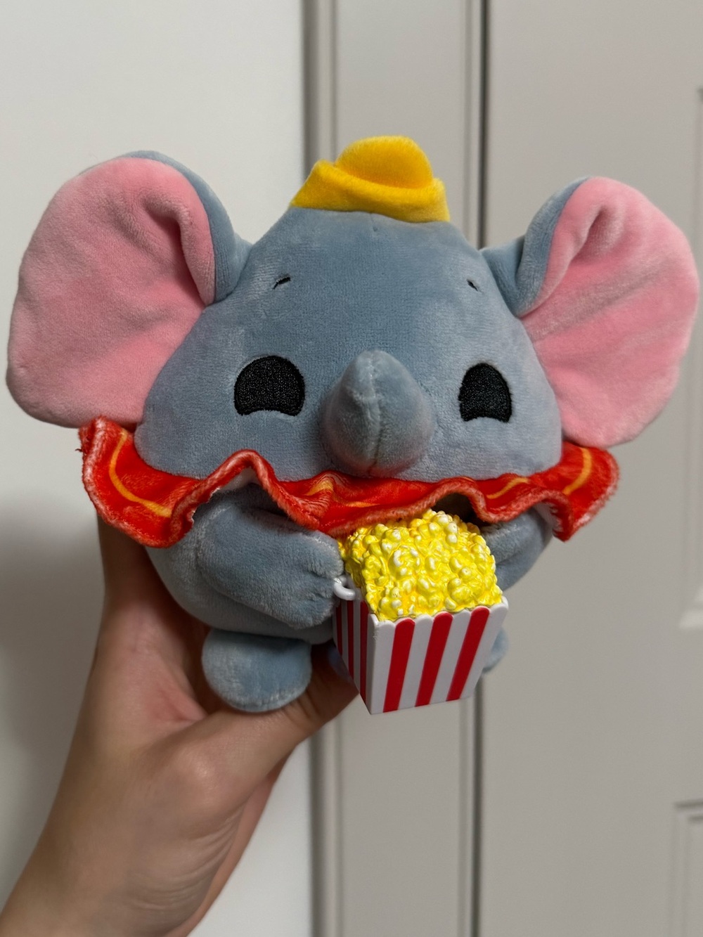 ZURU Disney Snackles Dumbo plush